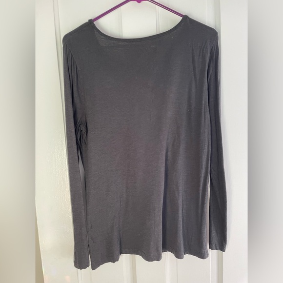 Women’s long sleeve Tee by Loft, Size M - Picture 4 of 4